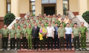 Công bố quyết định phân công cán bộ của Bộ Chính trị